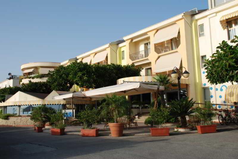 Hotel La Tonnara Amantea Bagian luar foto