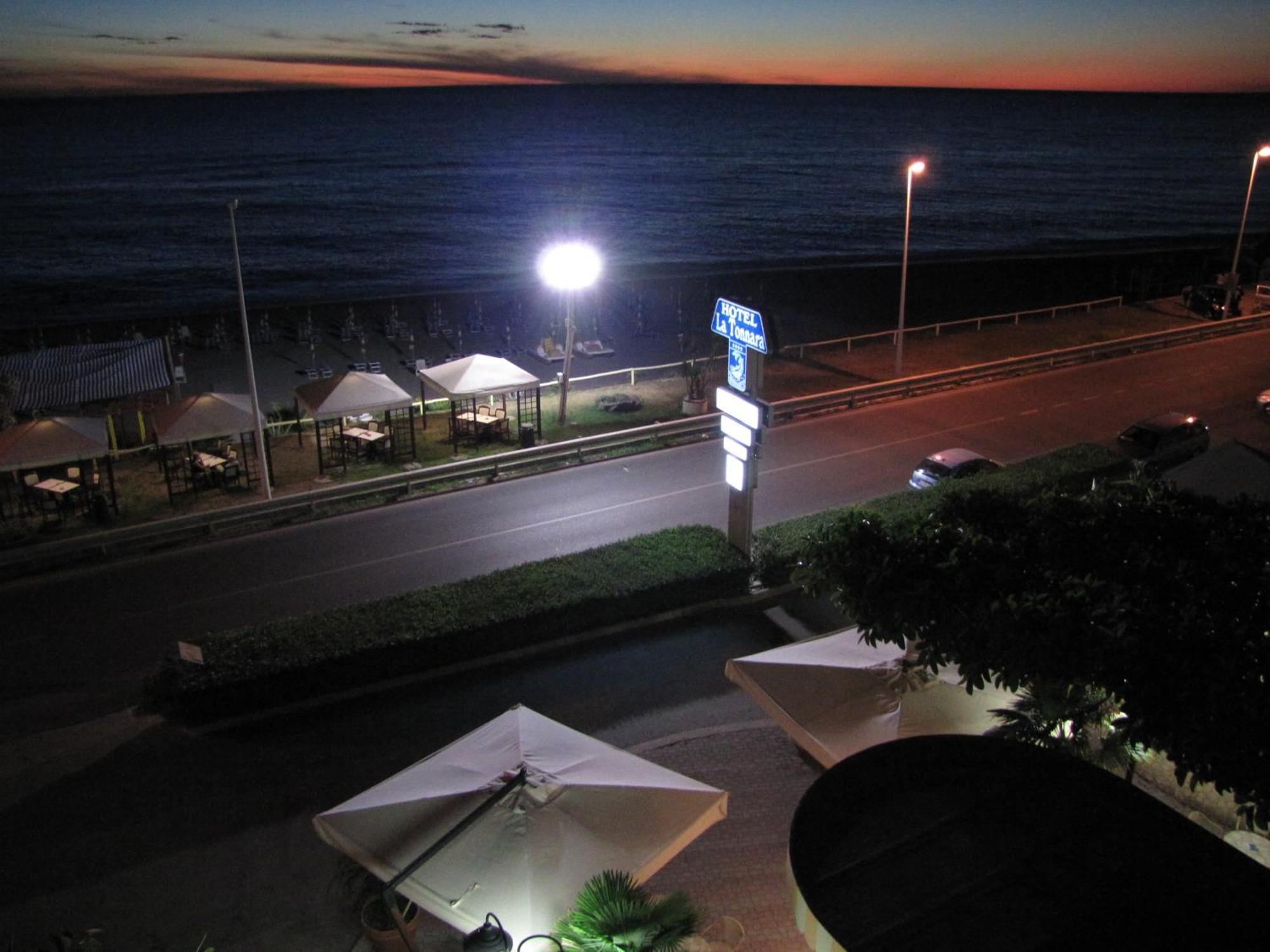 Hotel La Tonnara Amantea Bagian luar foto